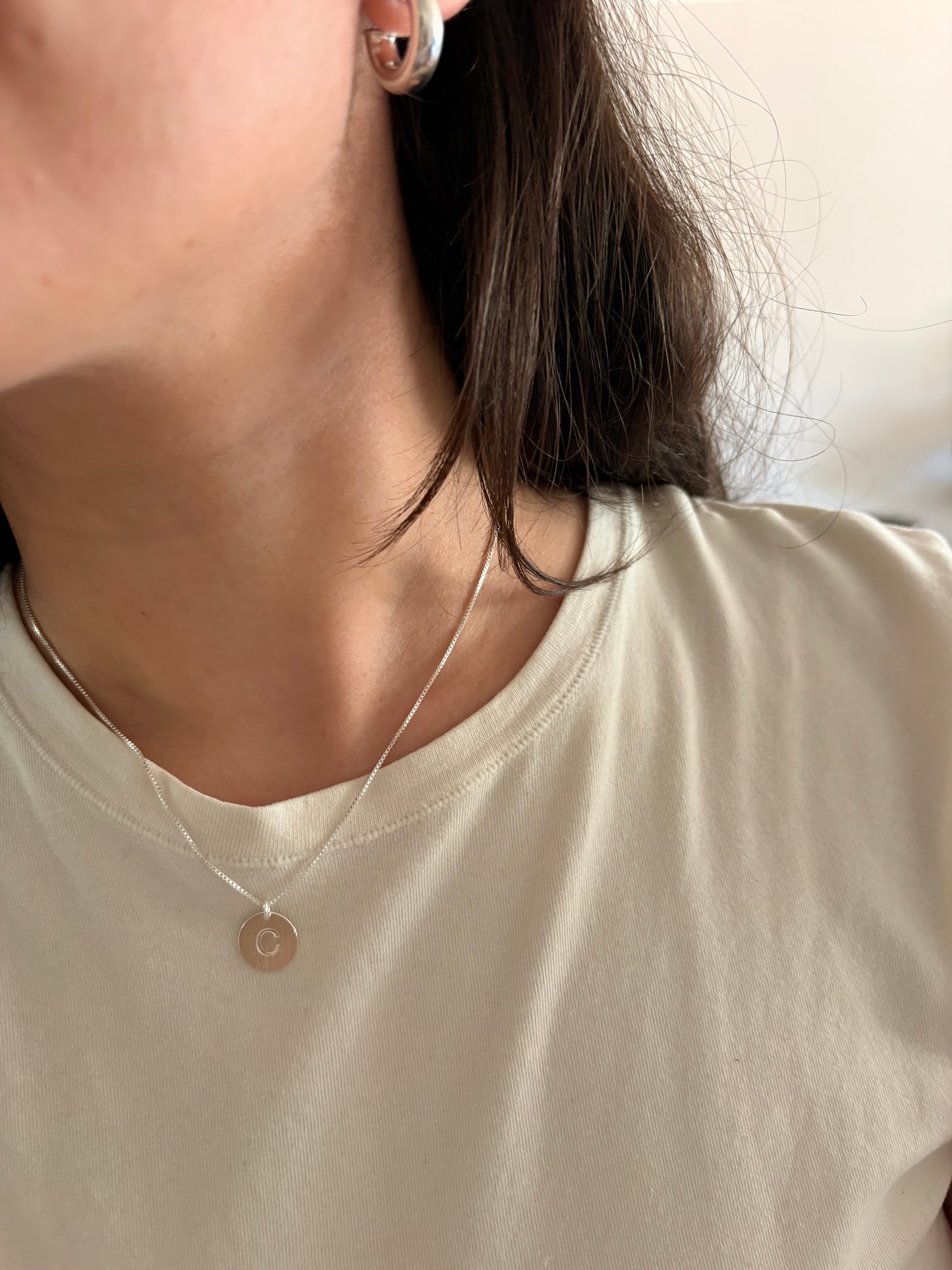 Collar inicial medalla