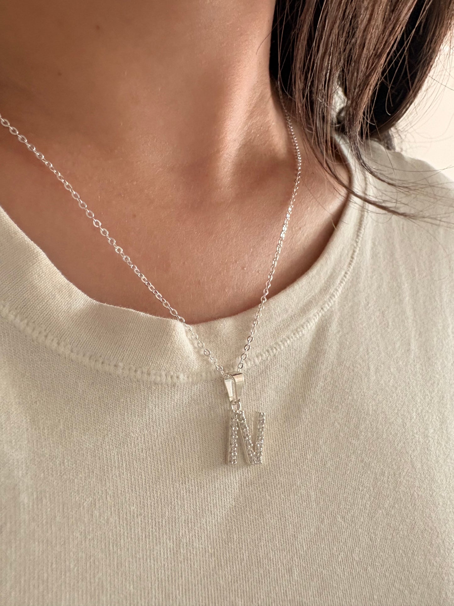 Collar inicial con circones