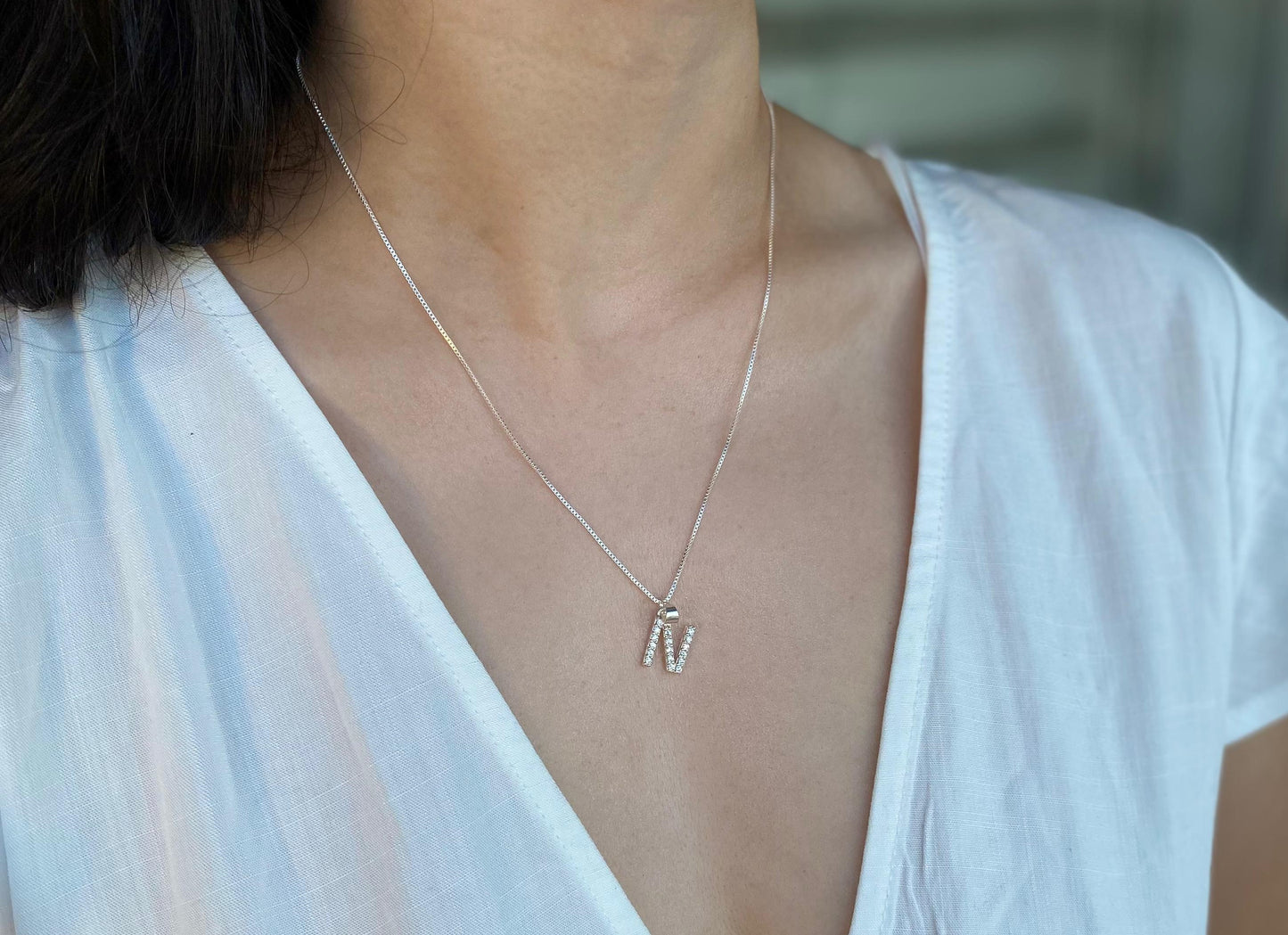 Collar inicial con circones